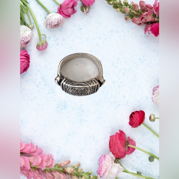 Brighton sterling silver ring. Scrolling on the ring. Rare Excellent size 7 - Picture 4 of 11